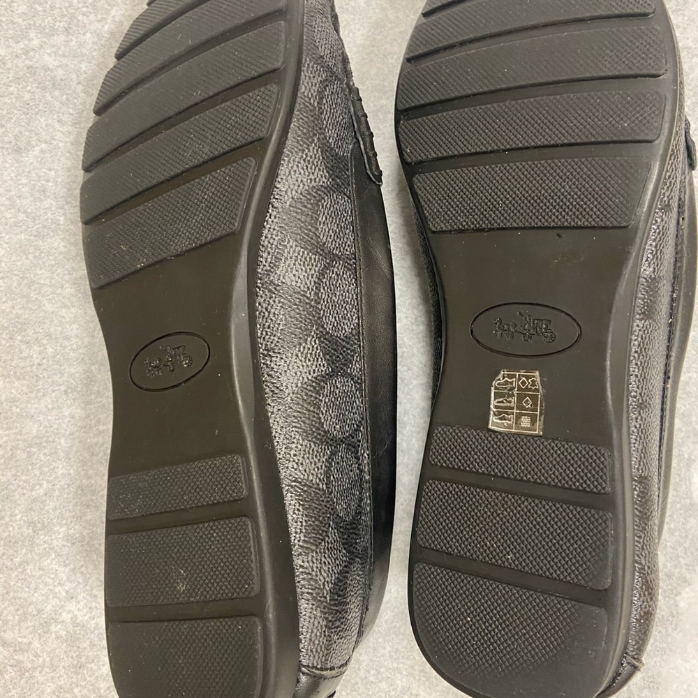 NIB Coach Olive Loafers signature embosses - Picture 5 of 8